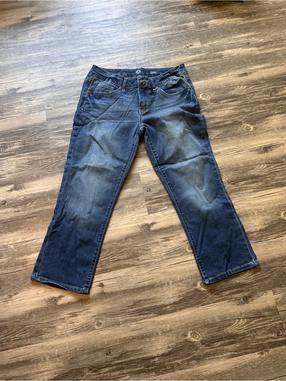 SO Women's Dark Blue Cropped Jeans -β Classic Ankle Cut